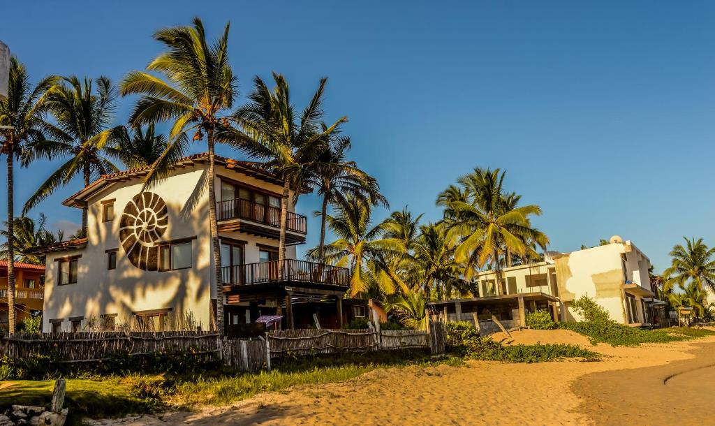 Casa Baronesa Waterfront Villa (Puerto Villamil) 