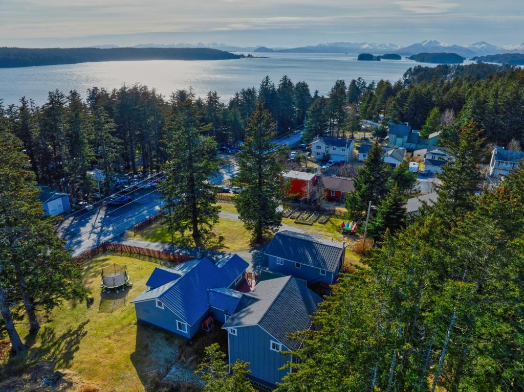 Nautical Nook 2 Bedroom Getaway with Ocean Views