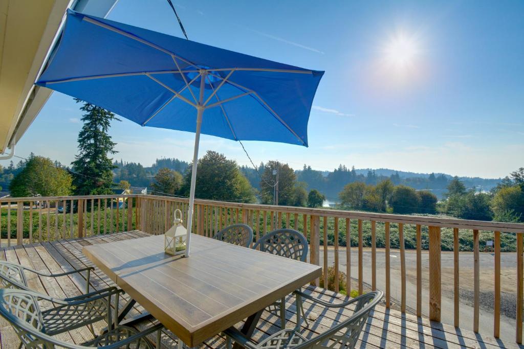 Relaxing Poulsbo Duplex with Liberty Bay Views!
