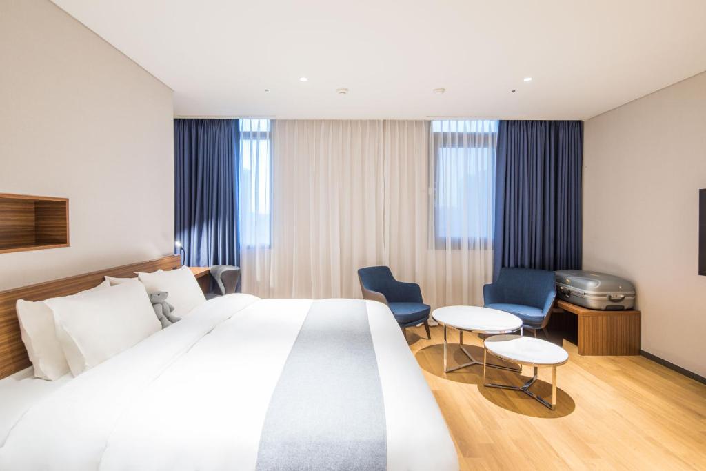 Ibis Ambassador Suwon
