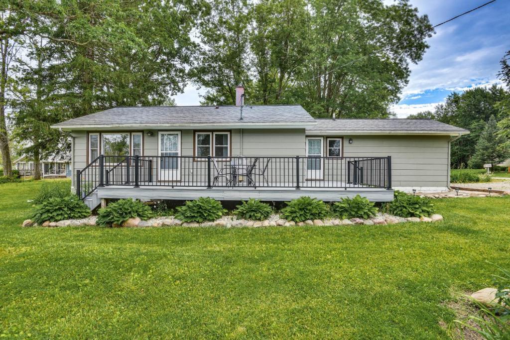 Charming Reading Getaway with Private Dock!